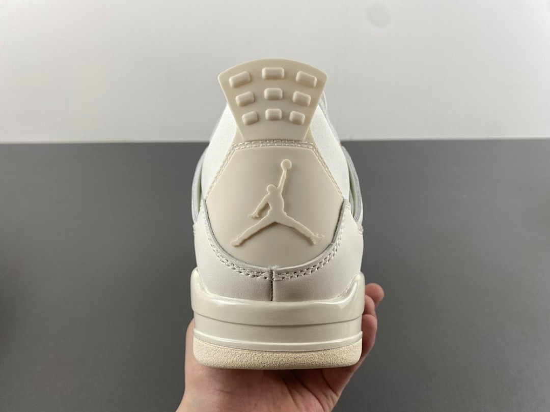 Pure Money / Metallic Gold AJ4 photo 5