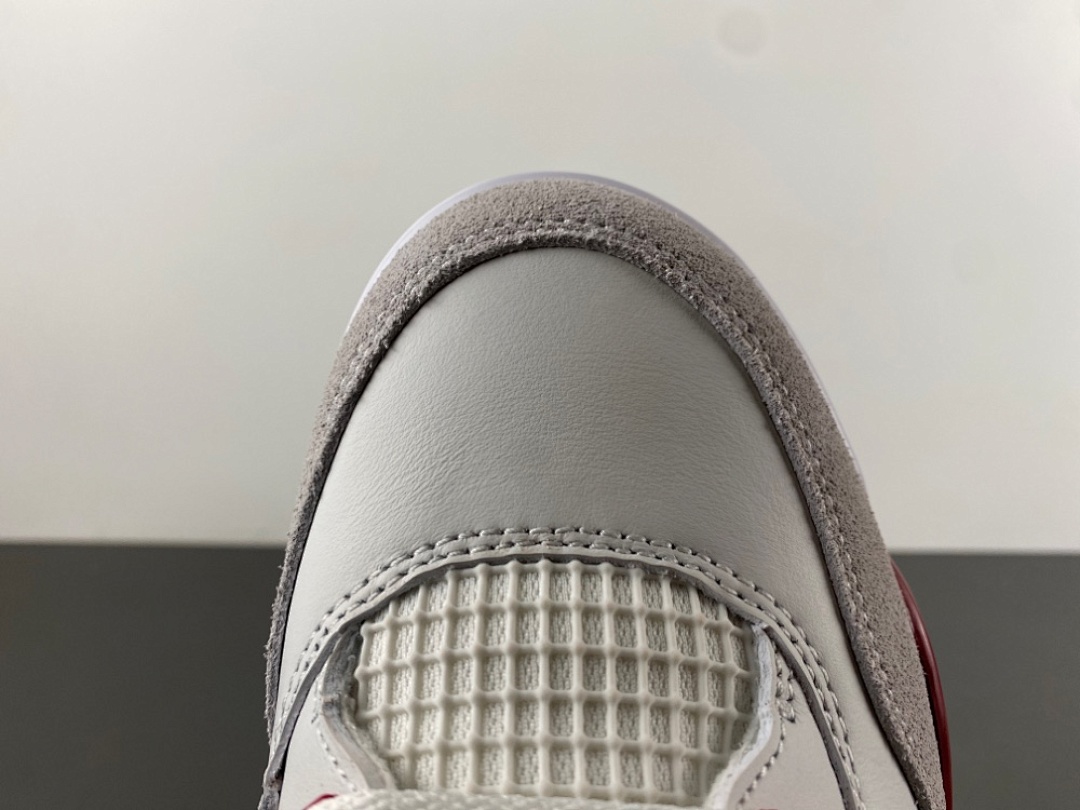 SB Varsity Red AJ4 photo 9