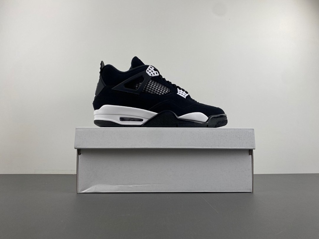 Air Jordan 4 White Thunder rep