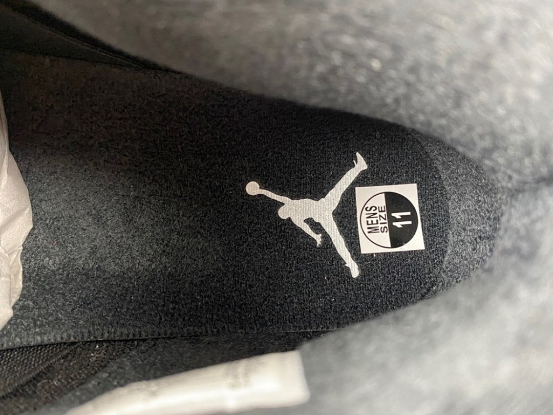 White Thunder AJ4 photo 2