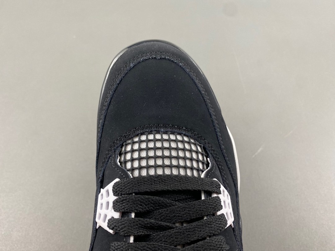 White Thunder AJ4 photo 3
