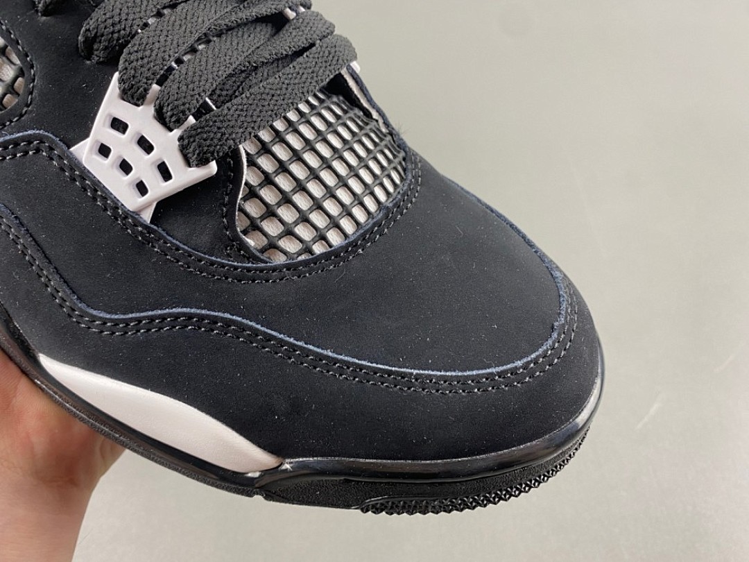 White Thunder AJ4 photo 8